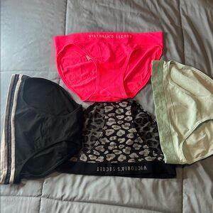 NWT Victoria's Secret 4 pairs of Victoria’s Secret bikini style all size medium